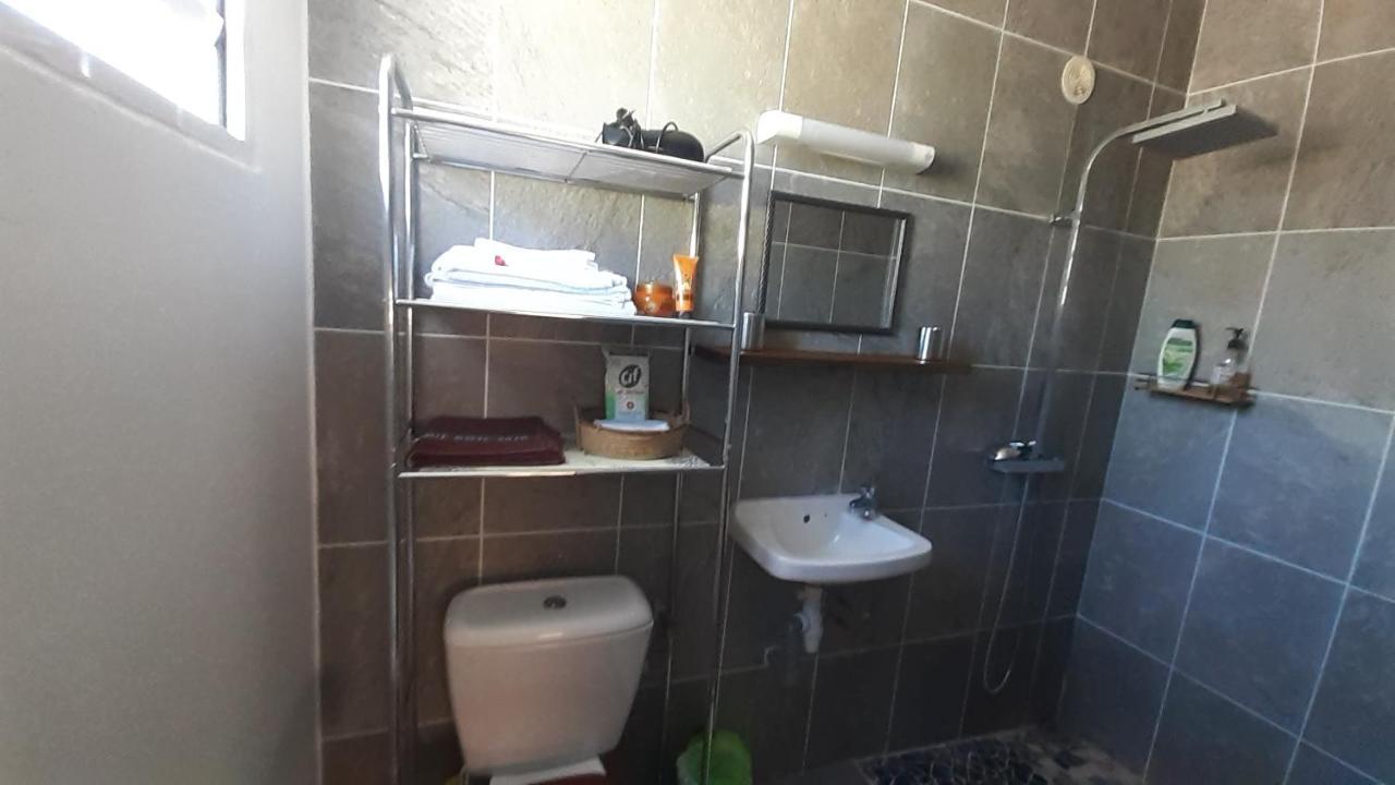 Un Jour Ailleurs Apartment Saint Pierre Luaran gambar