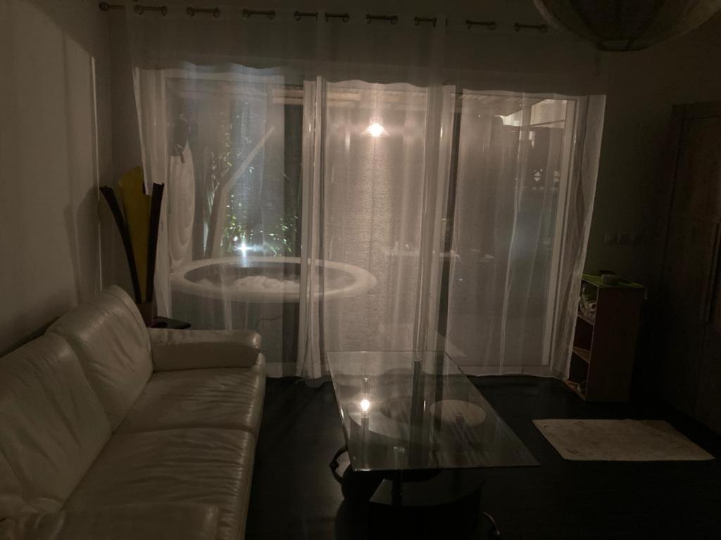 Un Jour Ailleurs Apartment Saint Pierre Luaran gambar